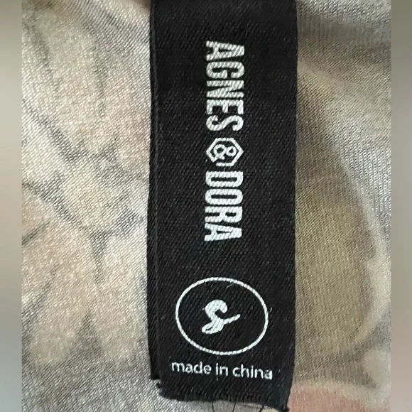 Agnes and Dora Floral Dress - Picture 9 of 11